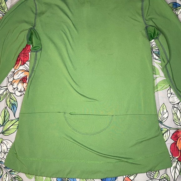 Women’s ALO Yoga Long Sleeve - Picture 6 of 9